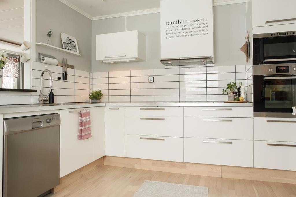 קירונה Ribo Apartment Arctic מראה חיצוני תמונה